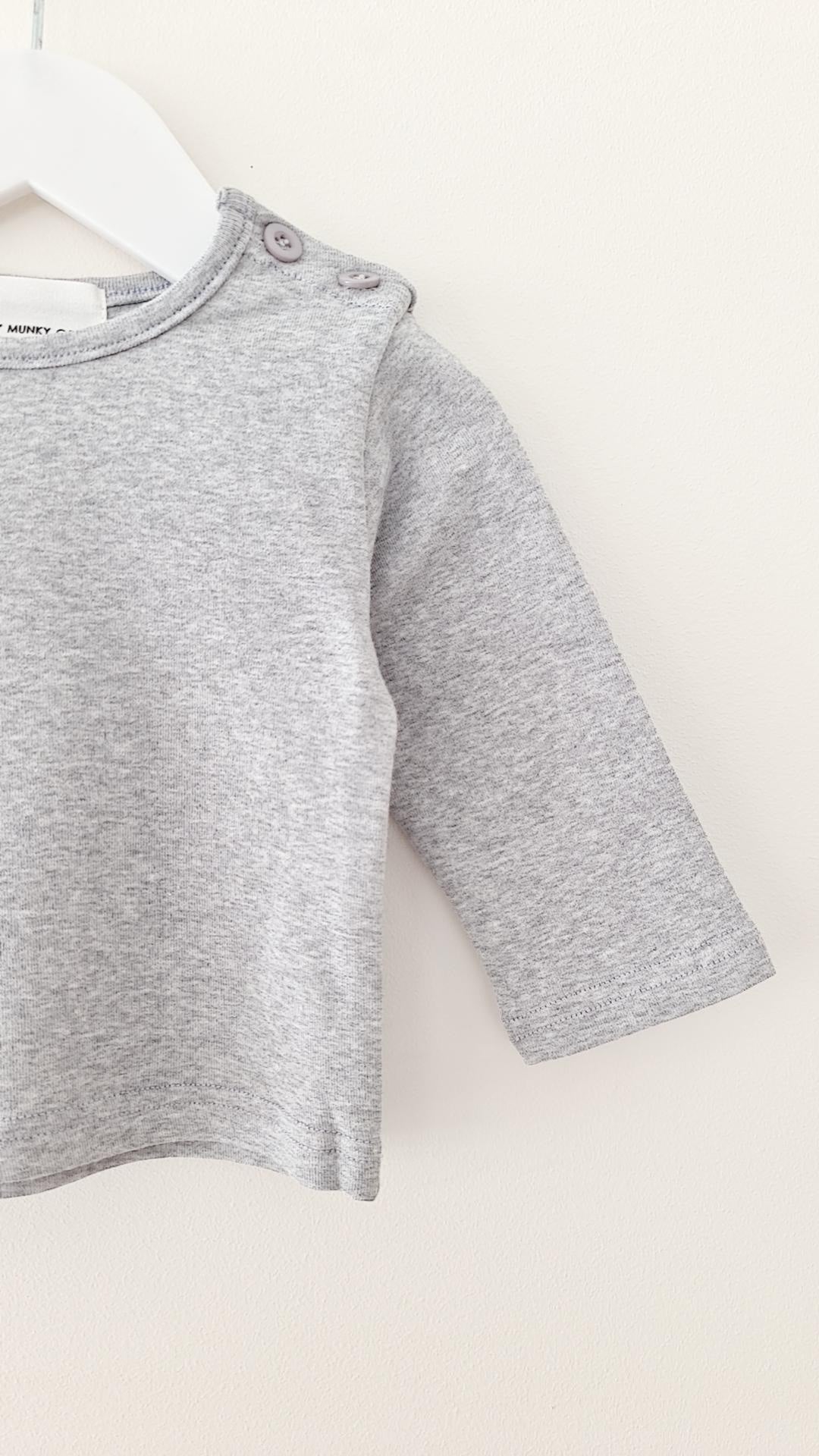 ESSENTIALS LONG SLEEVE TOP PULLOVER